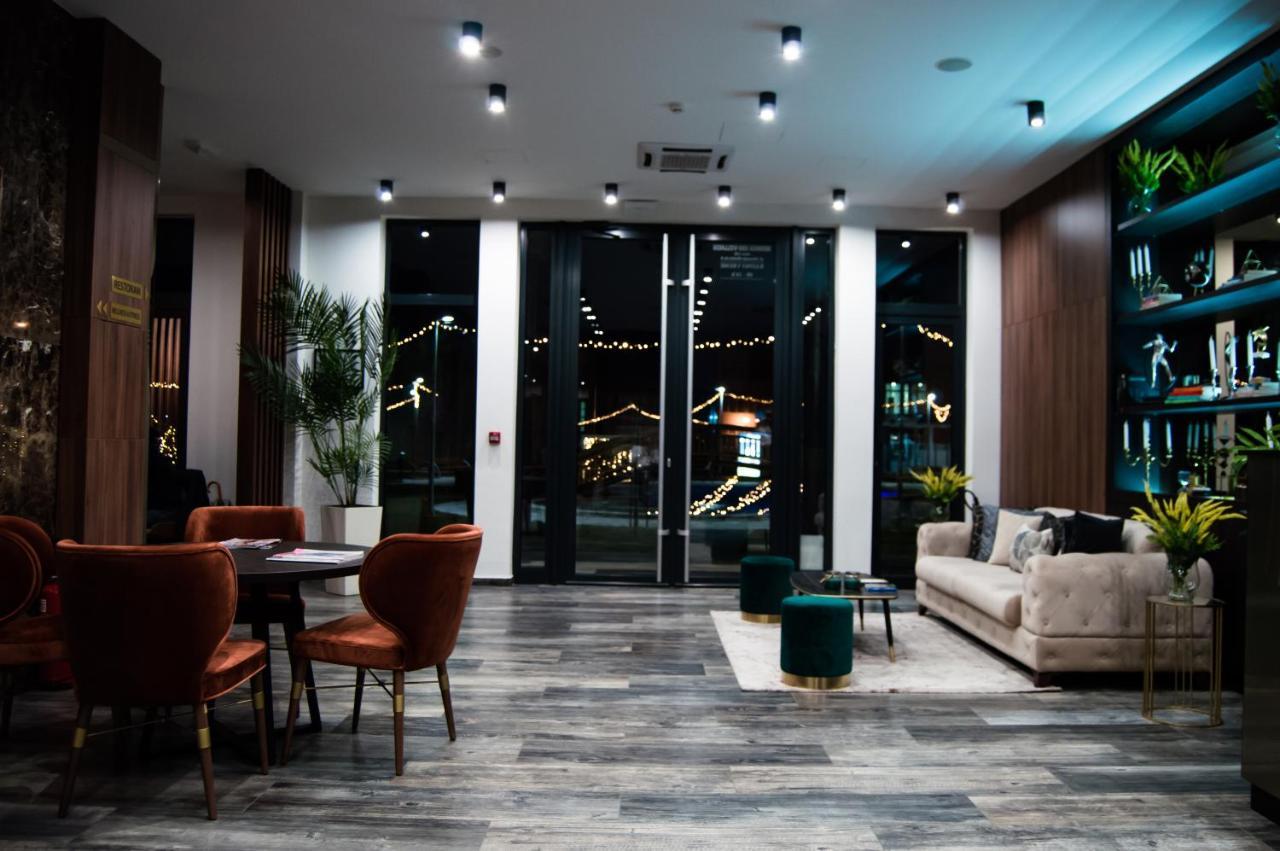 Hotel Ub Business & Wellness Ub Bagian luar foto