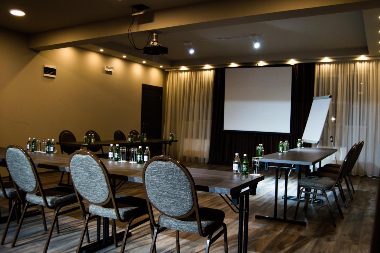 Hotel Ub Business & Wellness Ub Bagian luar foto