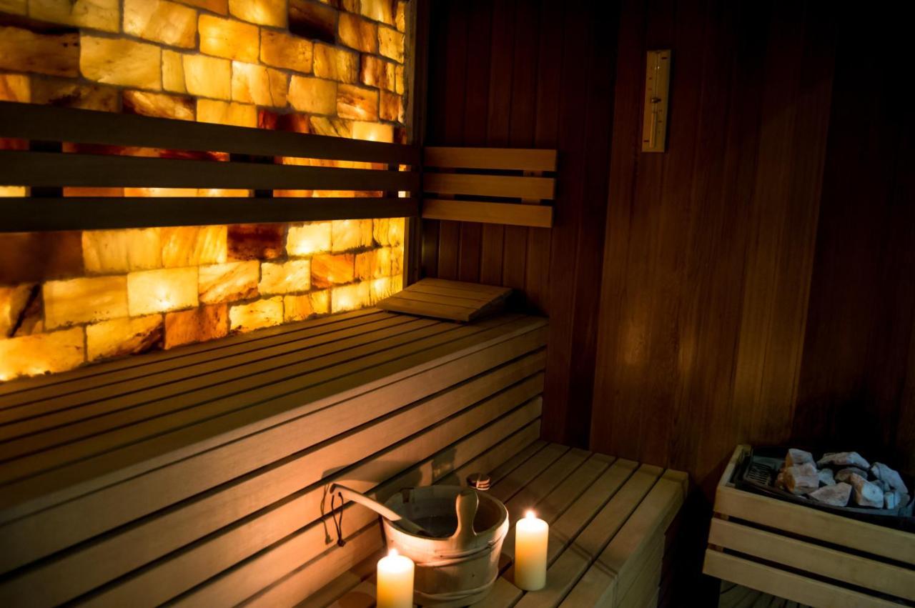 Hotel Ub Business & Wellness Ub Bagian luar foto