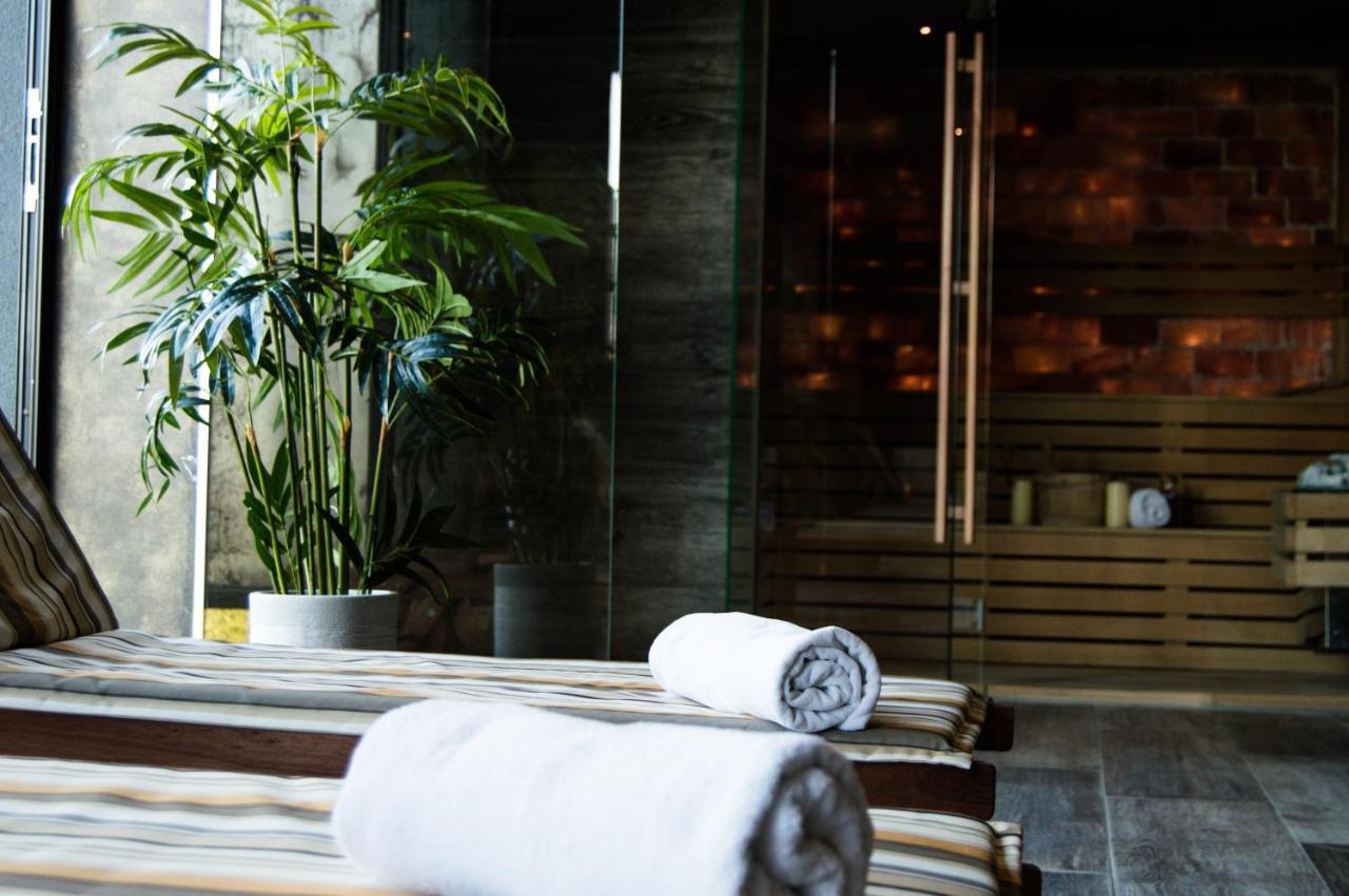 Hotel Ub Business & Wellness Ub Bagian luar foto