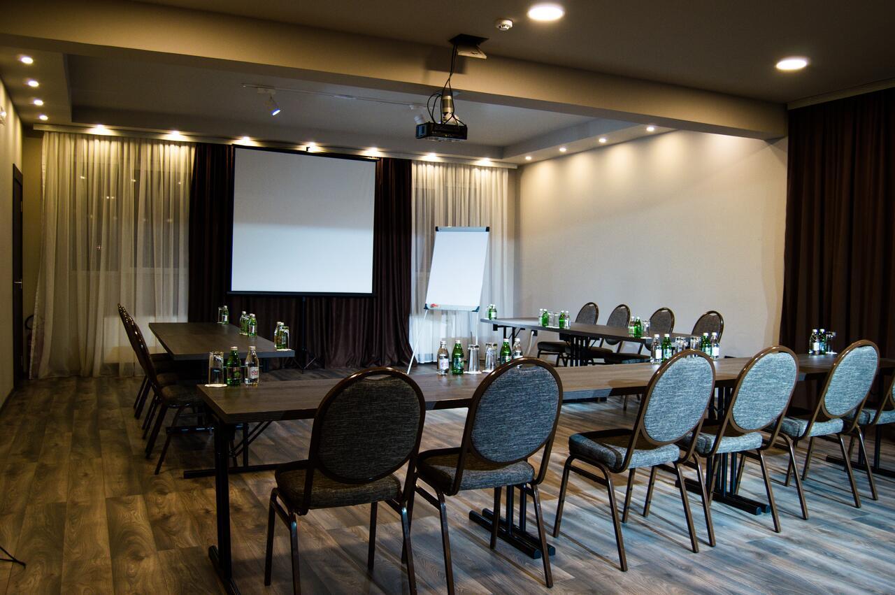 Hotel Ub Business & Wellness Ub Bagian luar foto